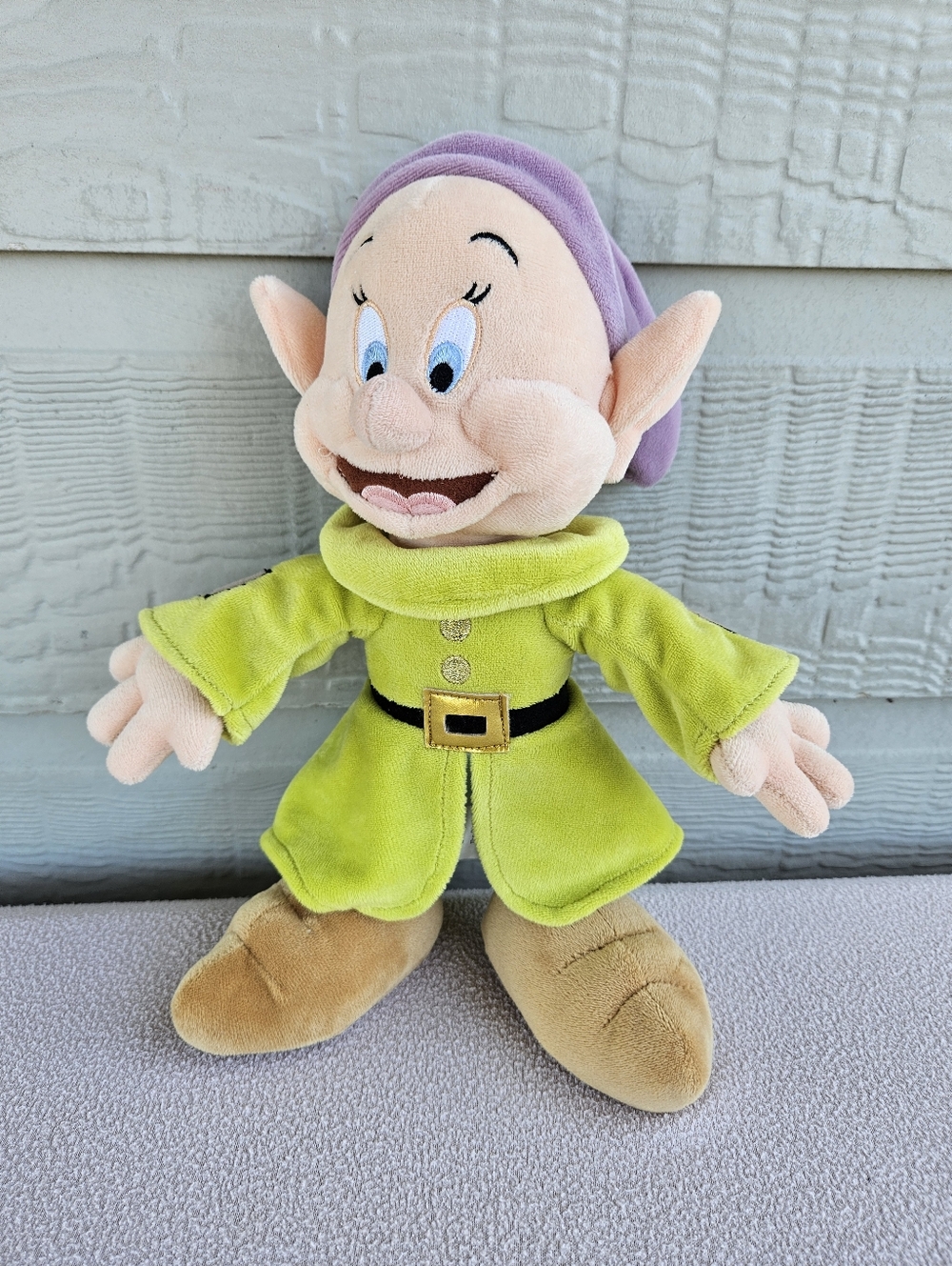 Disney Store Snow White Seven Dwarfs Dopey Plush 11" Medallion Foot Soft Doll